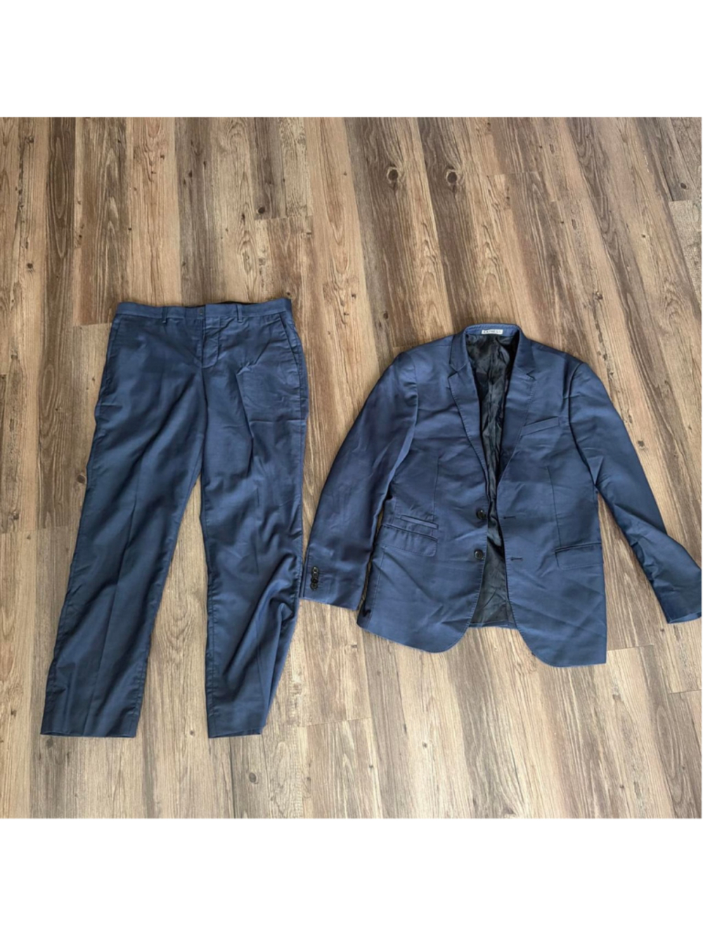 express Navy blue suit set #formal #business top is a 38 court and pants are a 3